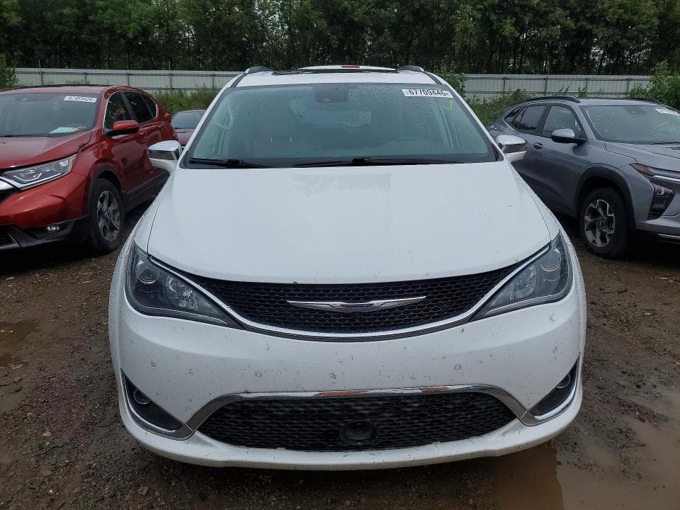 2019 CHRYSLER PACIFICA LIMITED 5