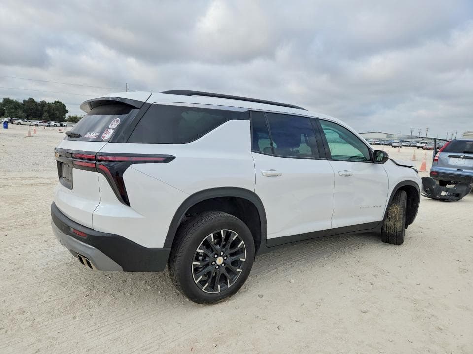 2025 CHEVROLET TRAVERSE LT 3