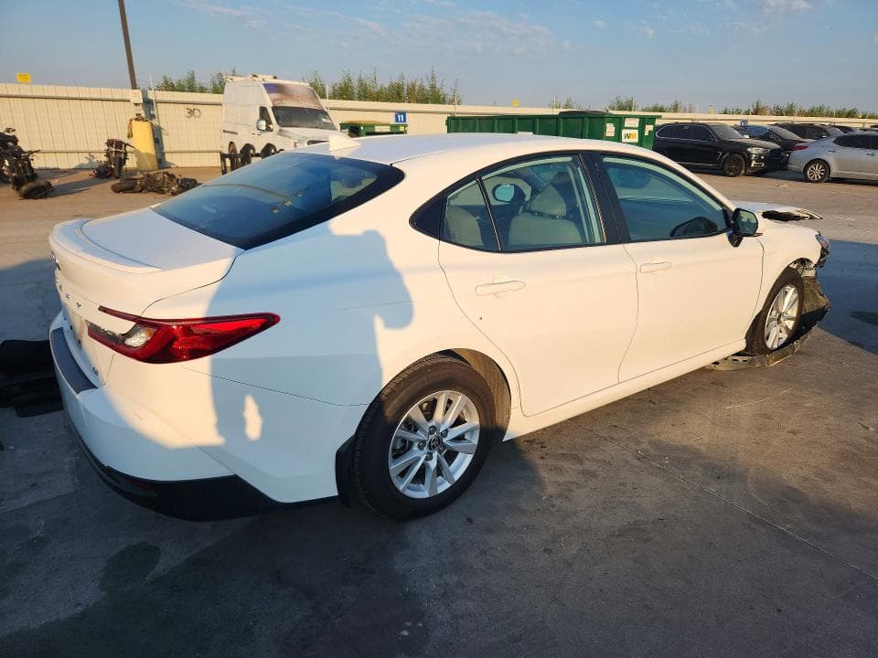 2025 TOYOTA CAMRY LE 3