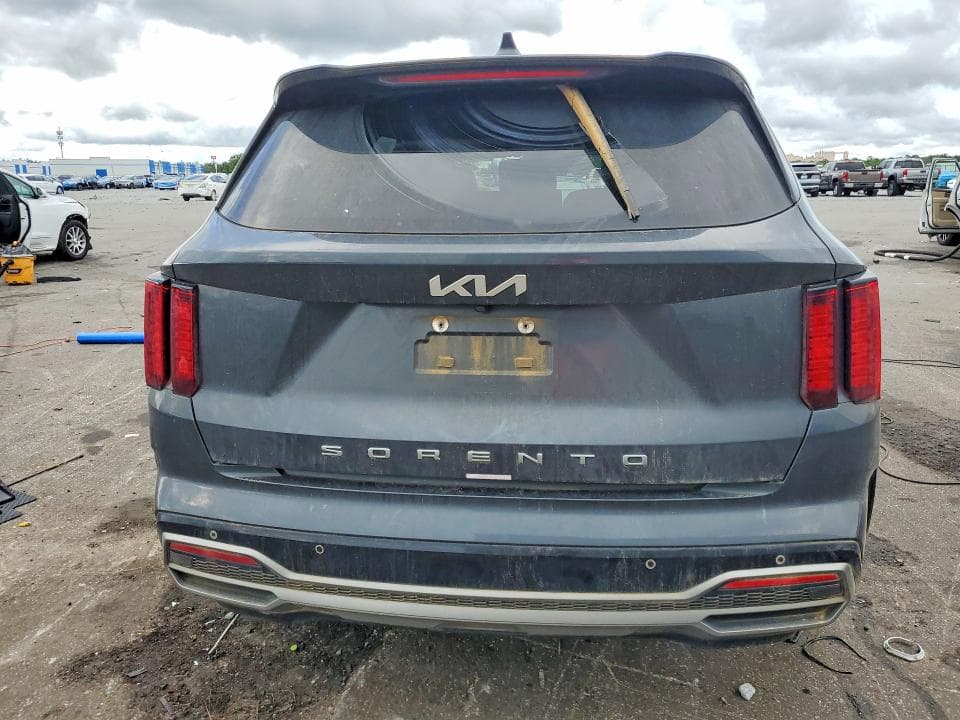 2022 KIA SORENTO S 6