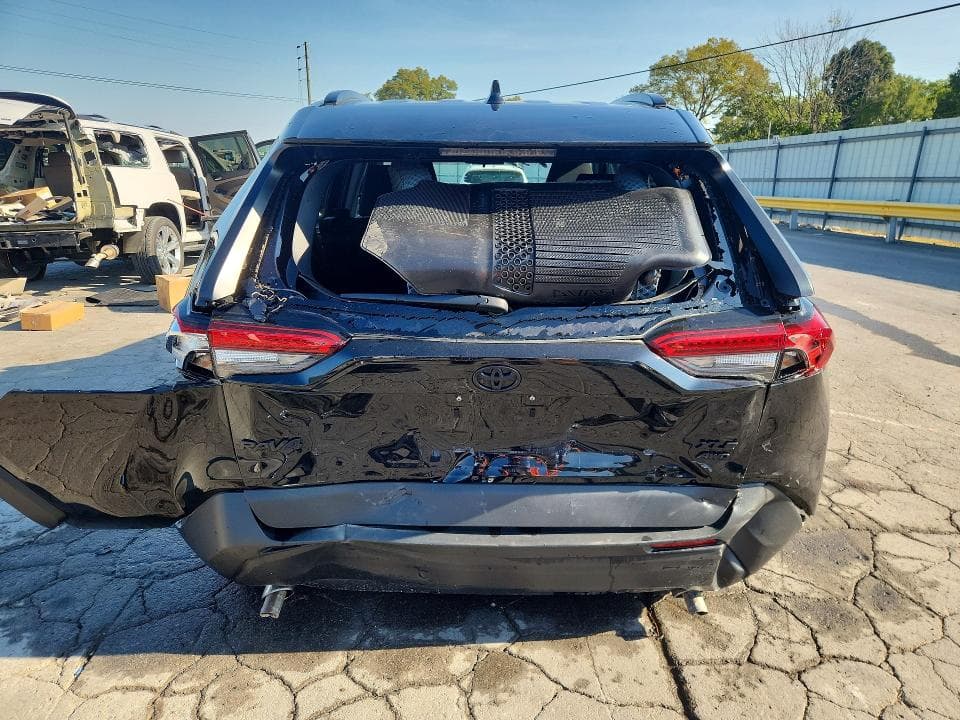 2025 TOYOTA RAV4 XLE 6