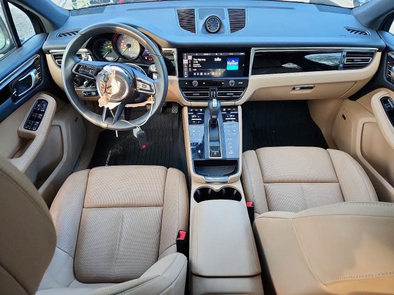 2025 PORSCHE MACAN S 8