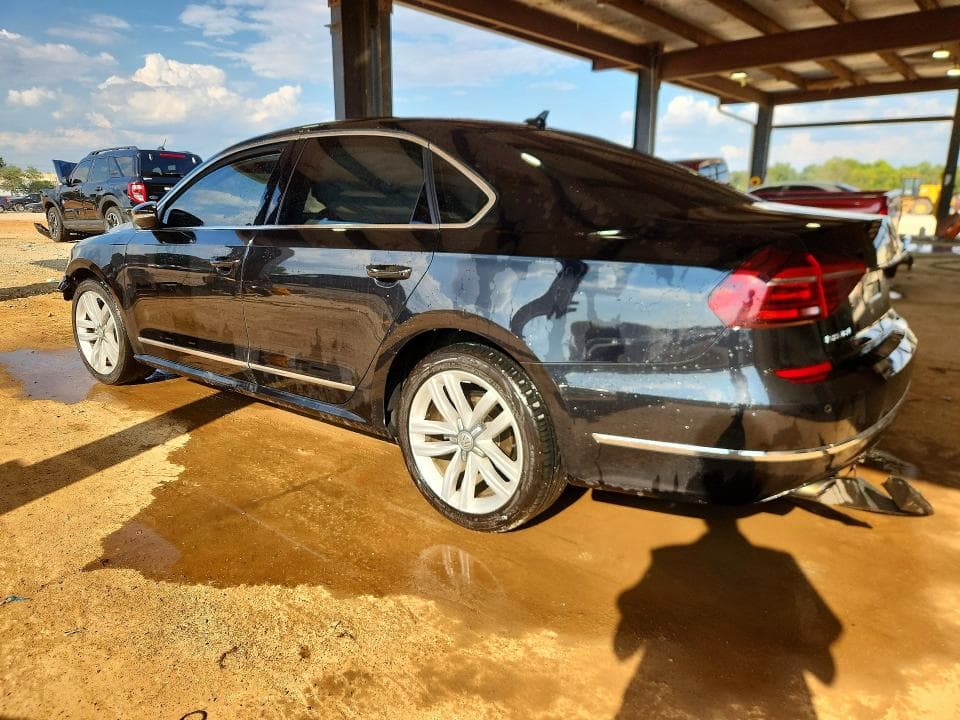 2017 VOLKSWAGEN PASSAT SE 2