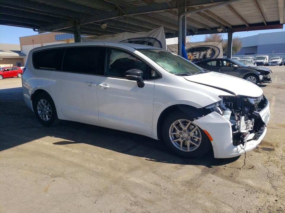 2027 CHRYSLER PACIFICA SELECT 4