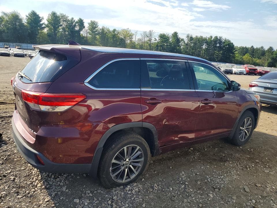 2017 TOYOTA HIGHLANDER XLE 3