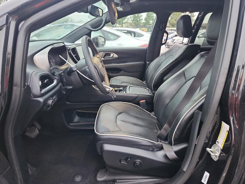 2023 CHRYSLER PACIFICA LIMITED 7