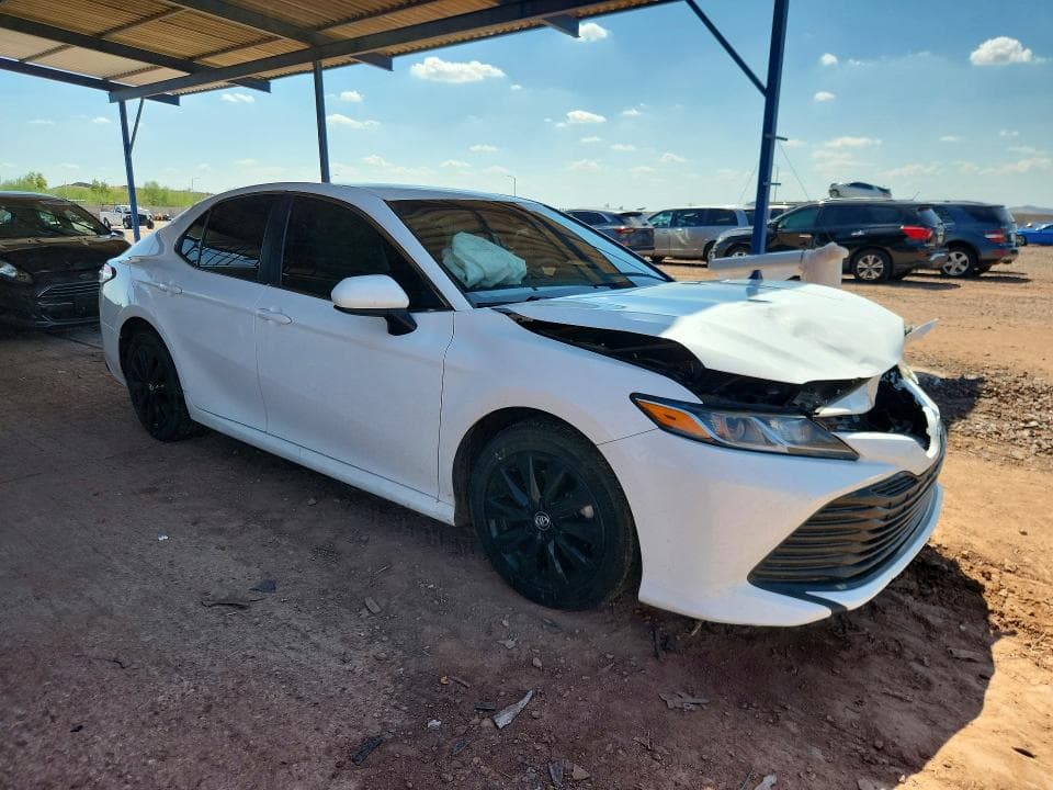 2020 TOYOTA CAMRY LE 4