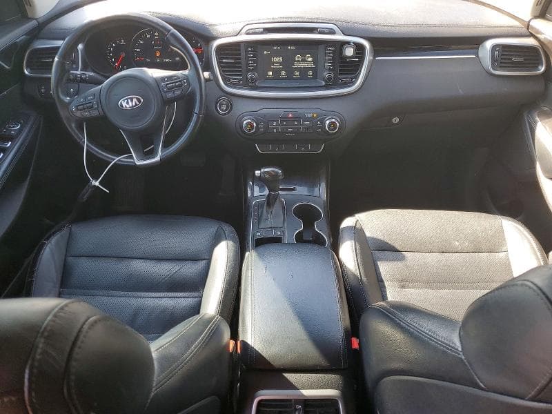 2017 KIA SORENTO EX 8