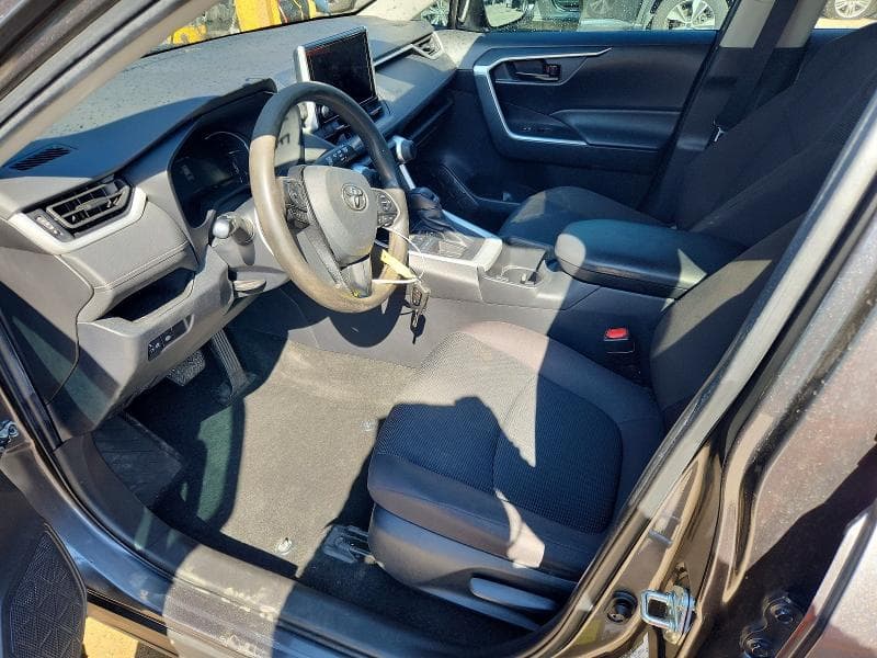 2023 TOYOTA RAV4 LE 7