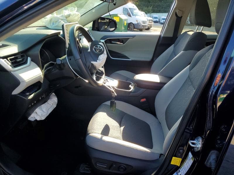 2022 TOYOTA RAV4 XLE 7