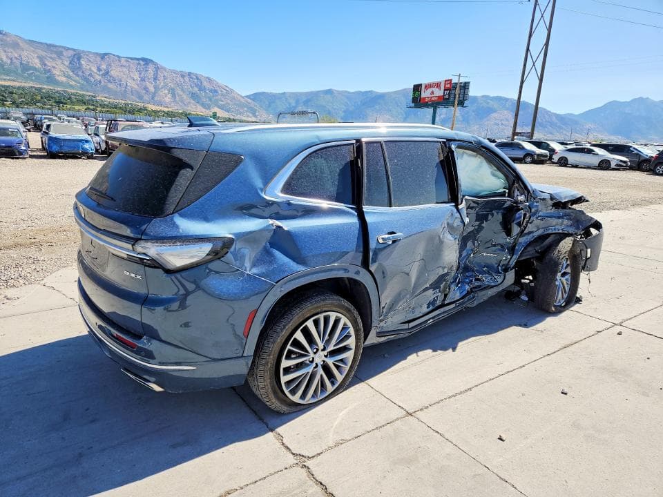 2025 BUICK ENCLAVE AVENIR 3