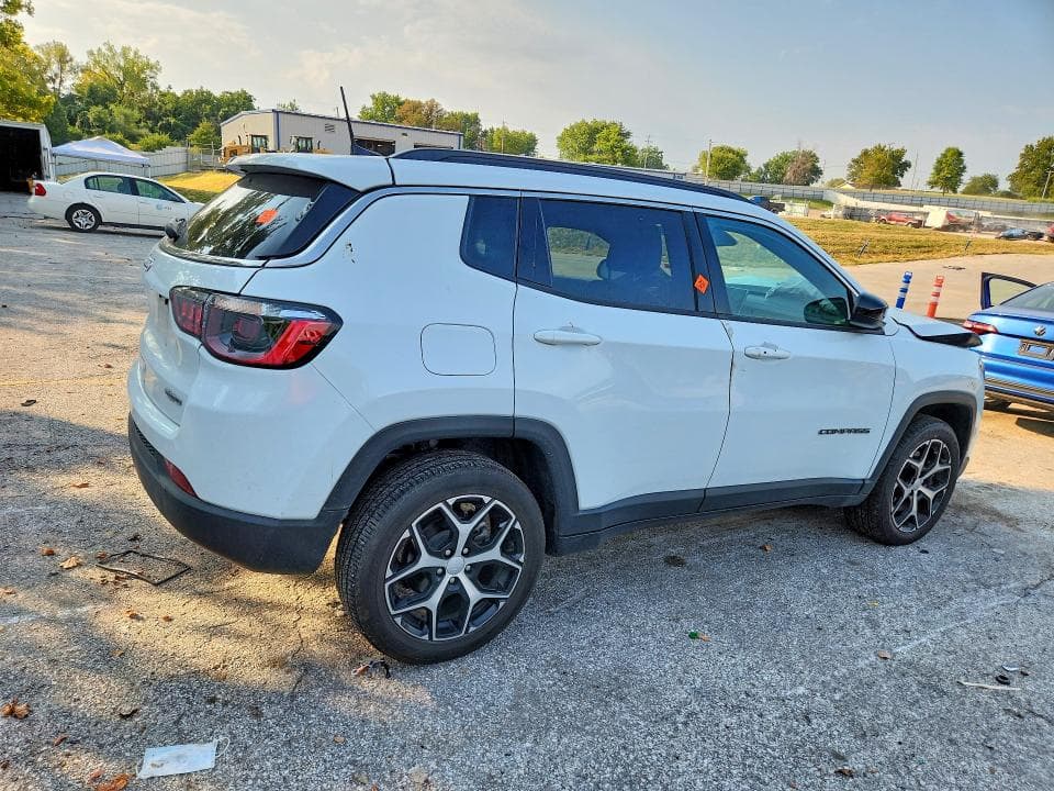 2024 JEEP COMPASS LATITUDE 3