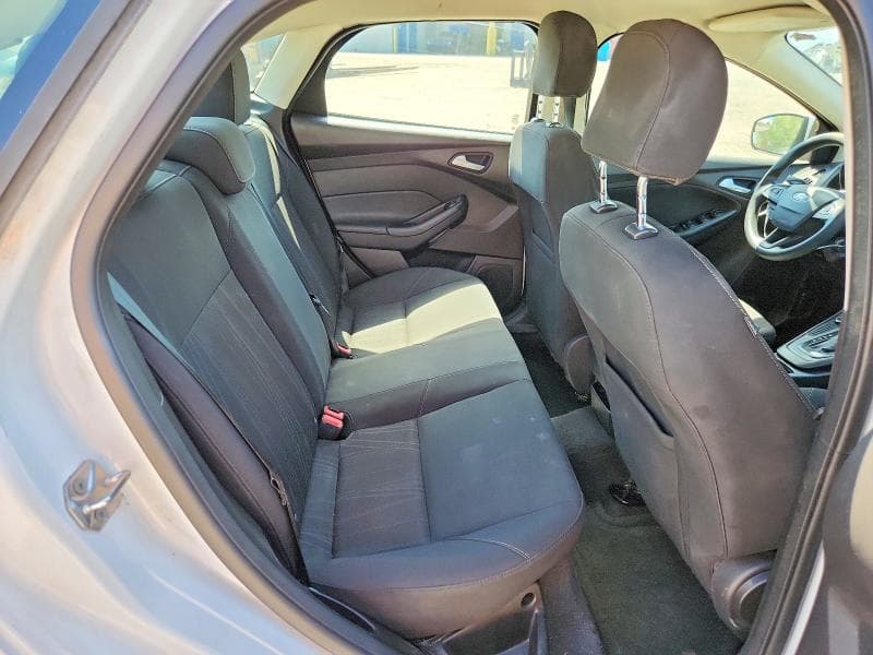 2017 FORD FOCUS SE 10