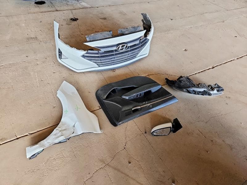 2019 HYUNDAI ELANTRA SE 12