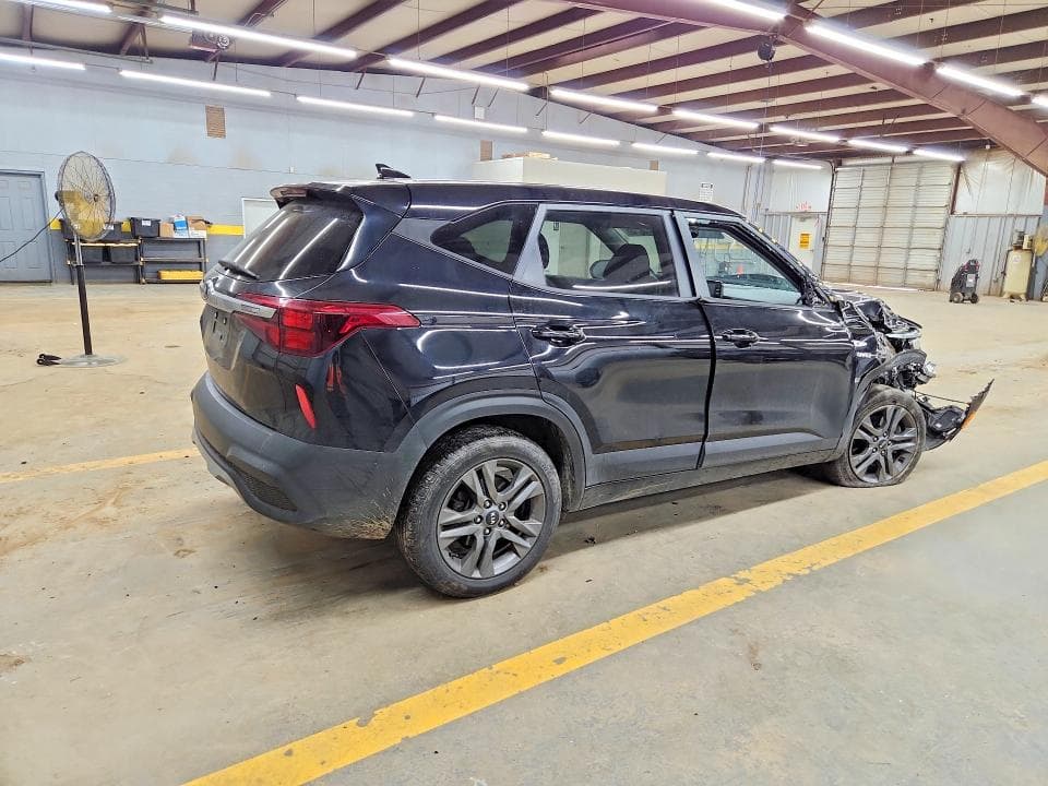 2021 KIA SELTOS LX 3