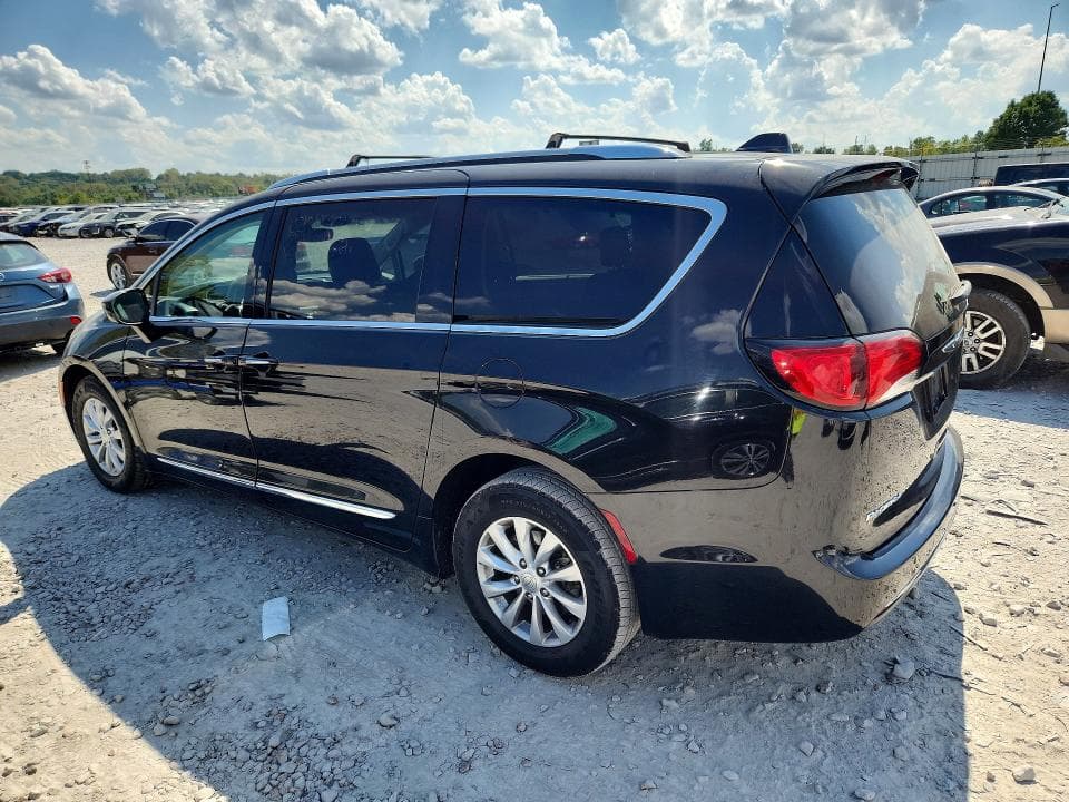 2019 CHRYSLER PACIFICA TOURING L 2