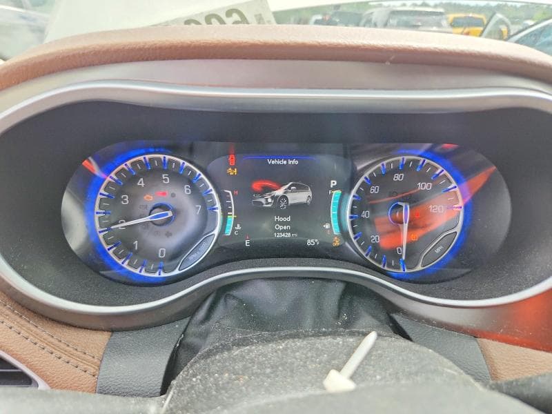 2017 CHRYSLER PACIFICA LIMITED 9