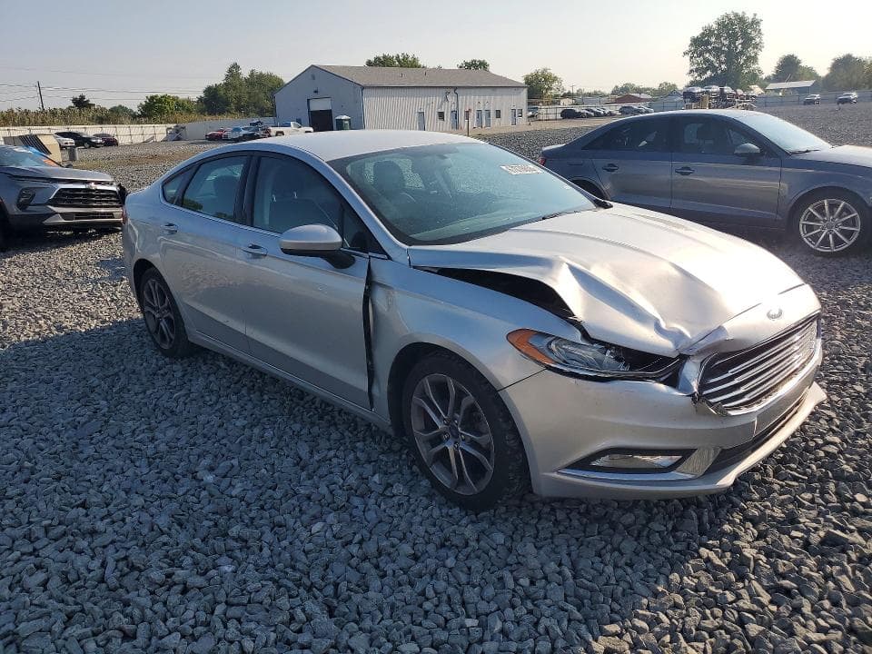 2017 FORD FUSION SE 4