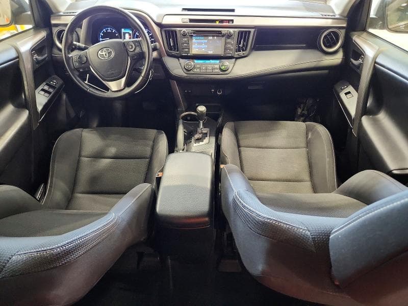 2017 TOYOTA RAV4 XLE 8