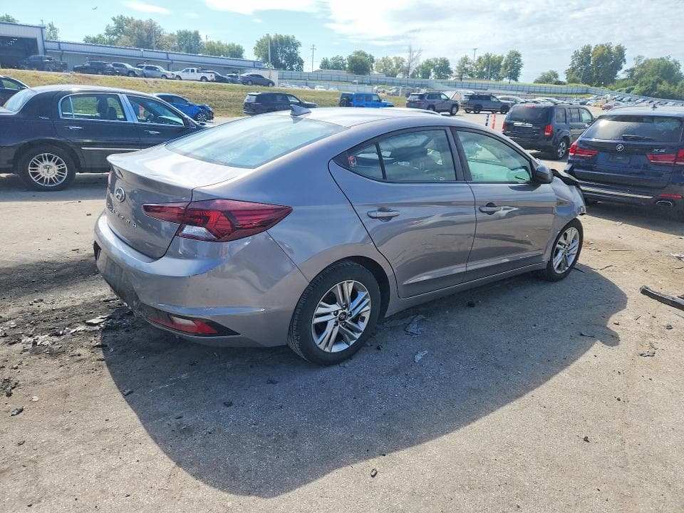 2020 HYUNDAI ELANTRA SEL 3