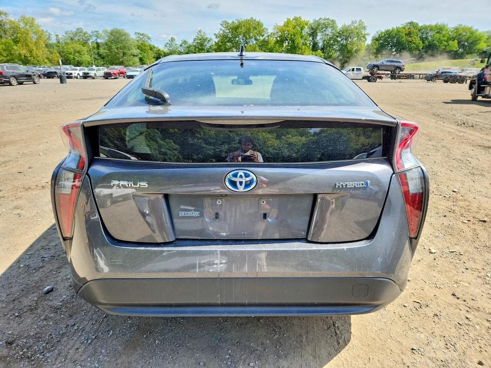 2017 TOYOTA PRIUS TWO 6