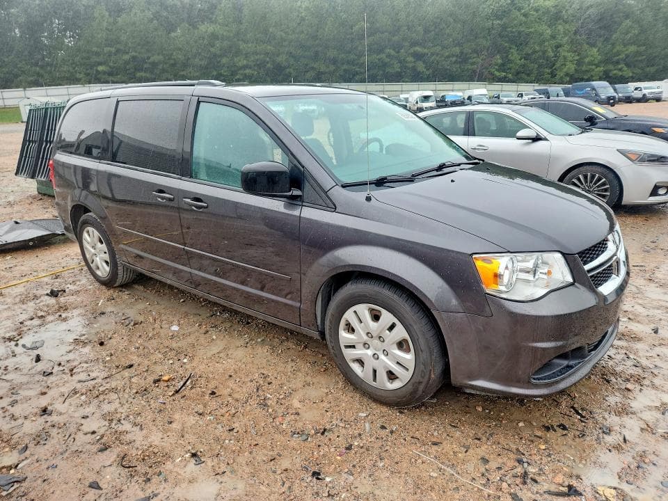 2017 DODGE GRAND CARAVAN SE 4