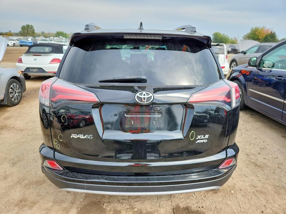 2018 TOYOTA RAV4 XLE 6