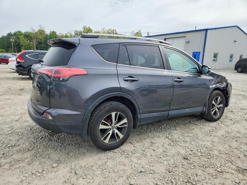 2018 TOYOTA RAV4 XLE 3