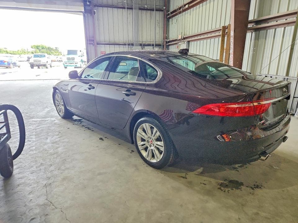 2017 JAGUAR XF PREMIUM 2