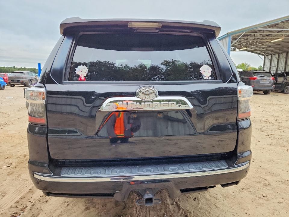 2017 TOYOTA 4RUNNER LIMITED 6