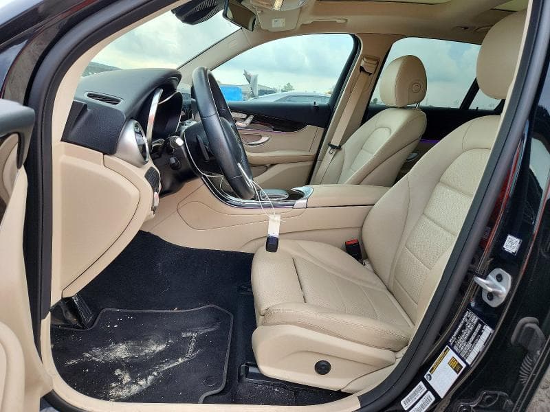 2022 MERCEDES-BENZ GLC 300 7
