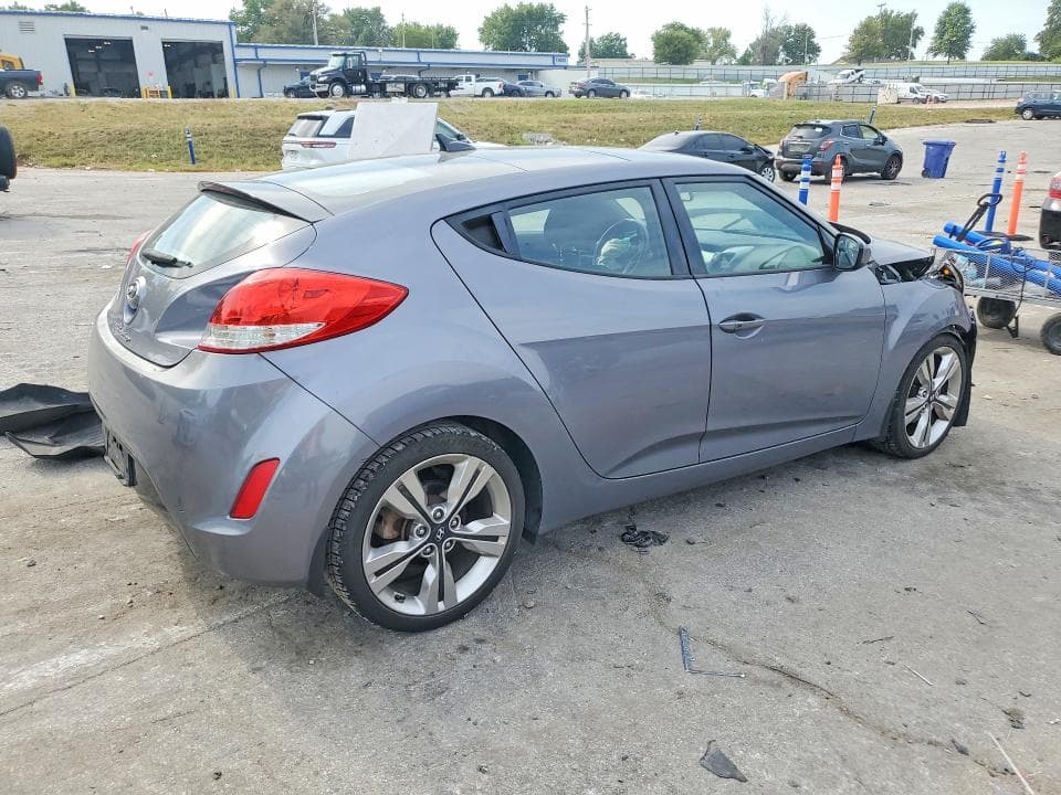 2017 HYUNDAI VELOSTER VALUE EDITION 3