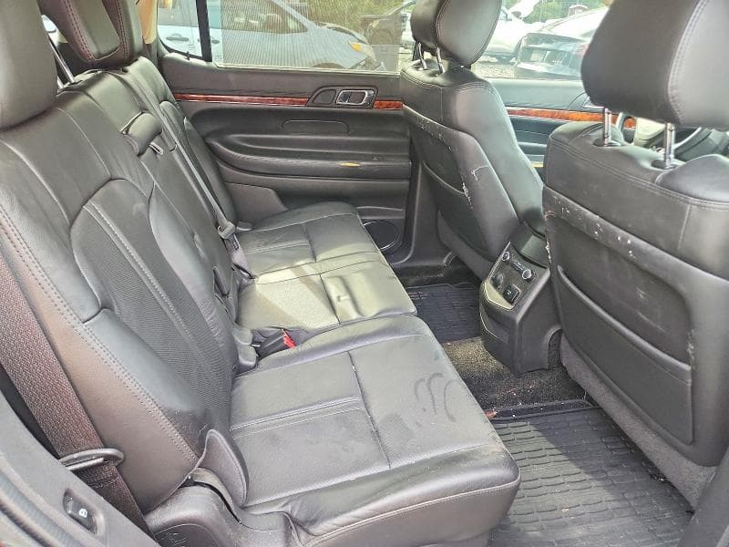 2019 LINCOLN MKT 11