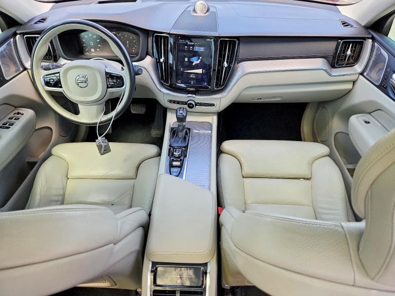2019 VOLVO XC60 T5 INSCRIPTION 8