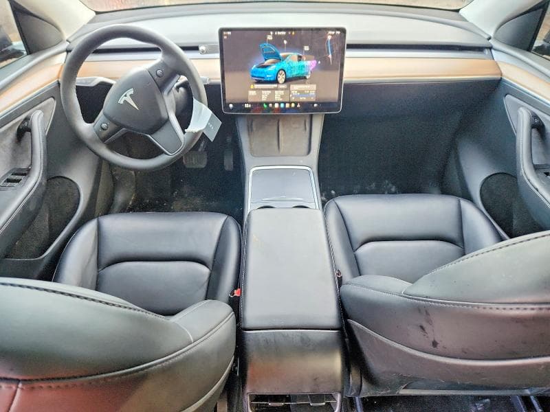 2024 TESLA MODEL Y 8