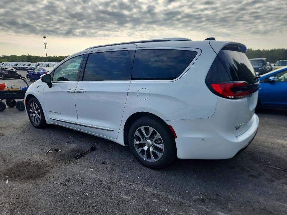 2023 CHRYSLER PACIFICA HYBRID PINNACLE 2