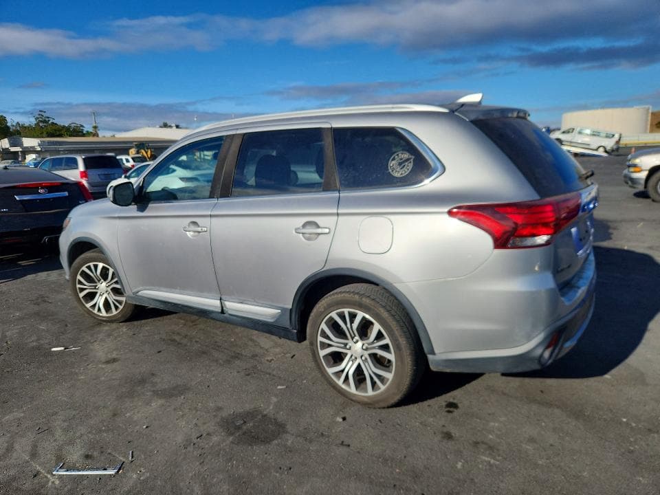 2018 MITSUBISHI OUTLANDER SE 2
