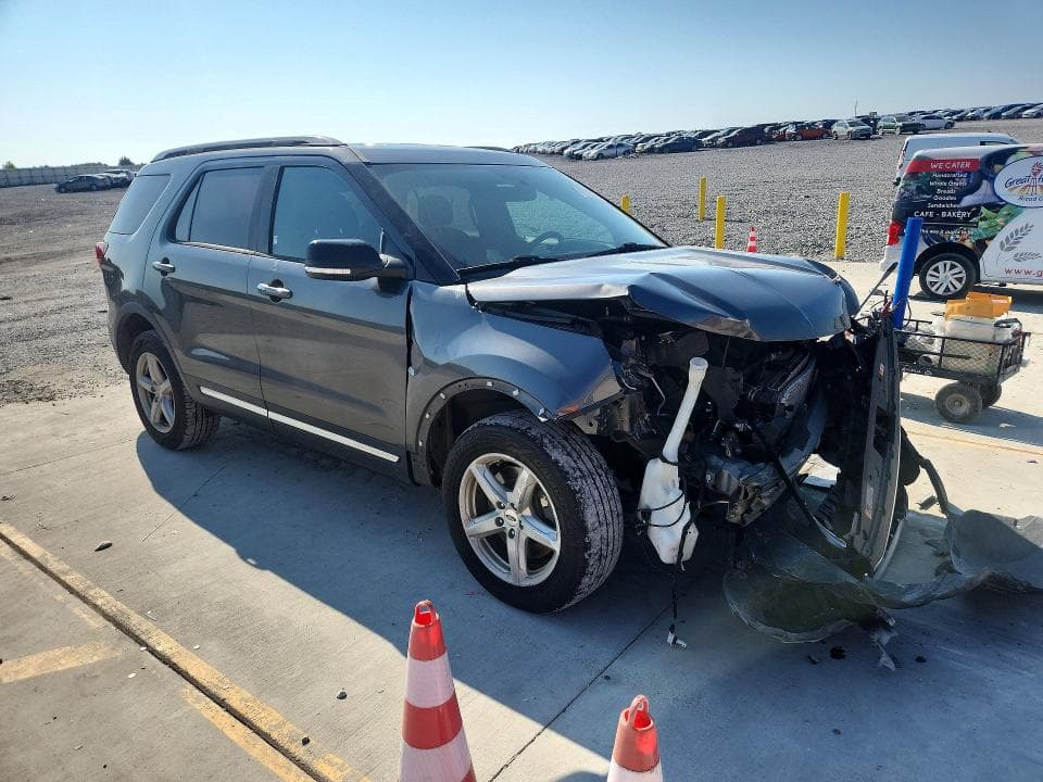 2017 FORD EXPLORER XLT 4