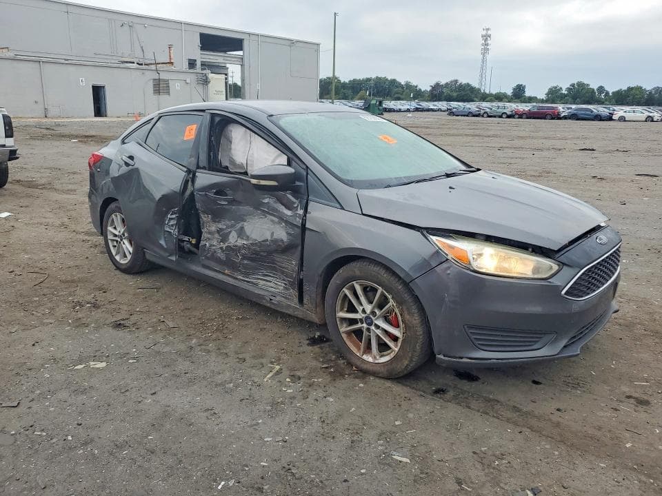 2017 FORD FOCUS SE 4