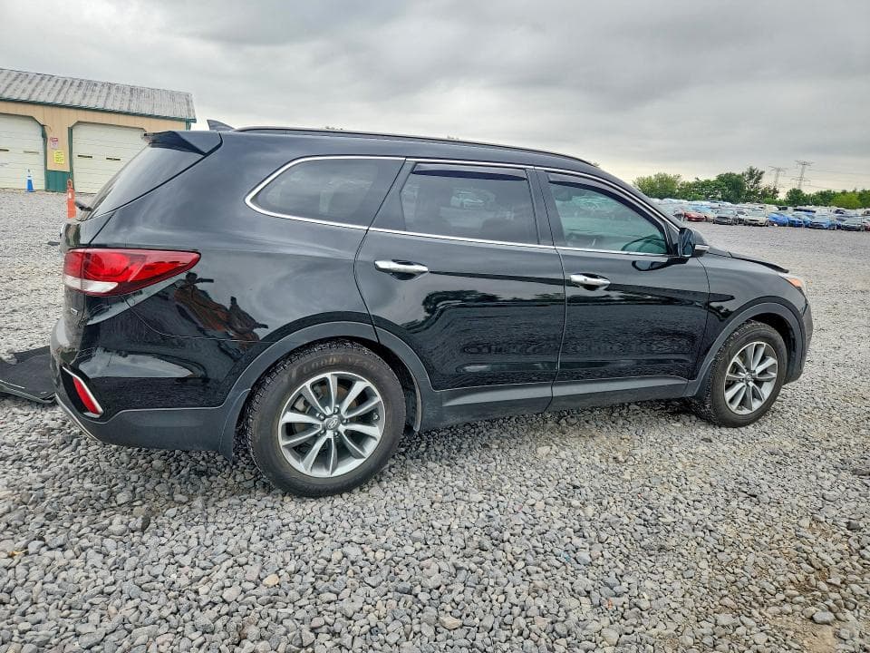 2017 HYUNDAI SANTA FE SE 3