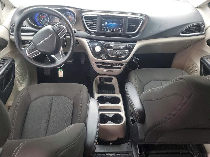 2021 CHRYSLER VOYAGER LX 8