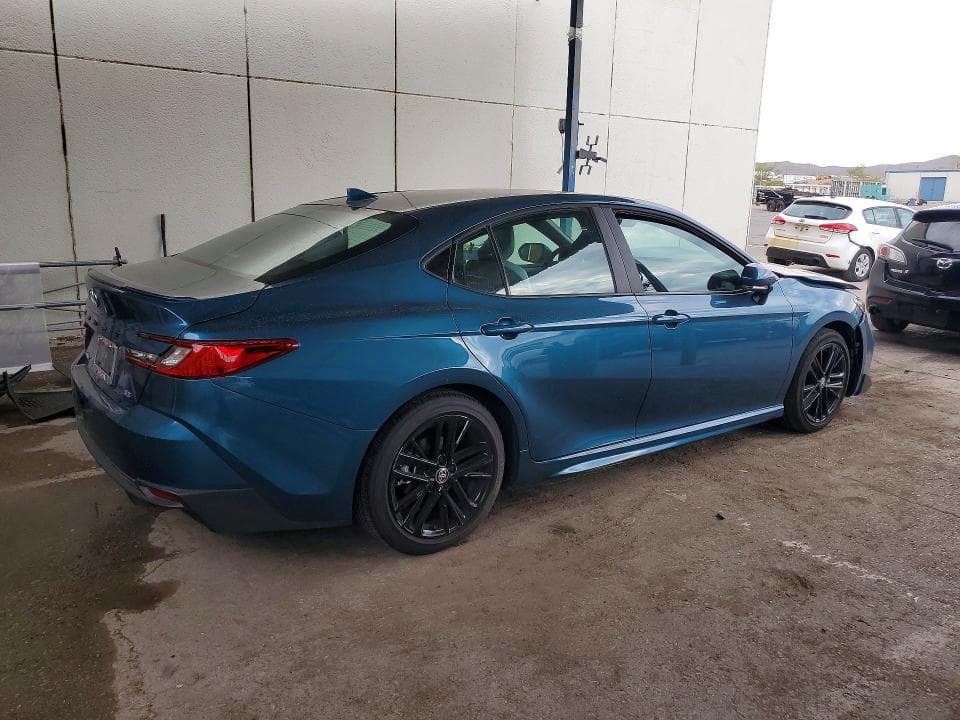2025 TOYOTA CAMRY SE 3