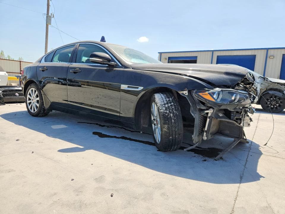 2019 JAGUAR XE 4