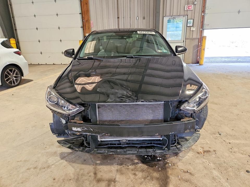 2017 HYUNDAI ELANTRA SE 5