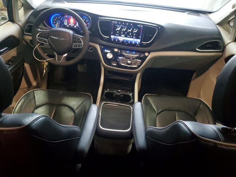 2023 CHRYSLER PACIFICA LIMITED 8