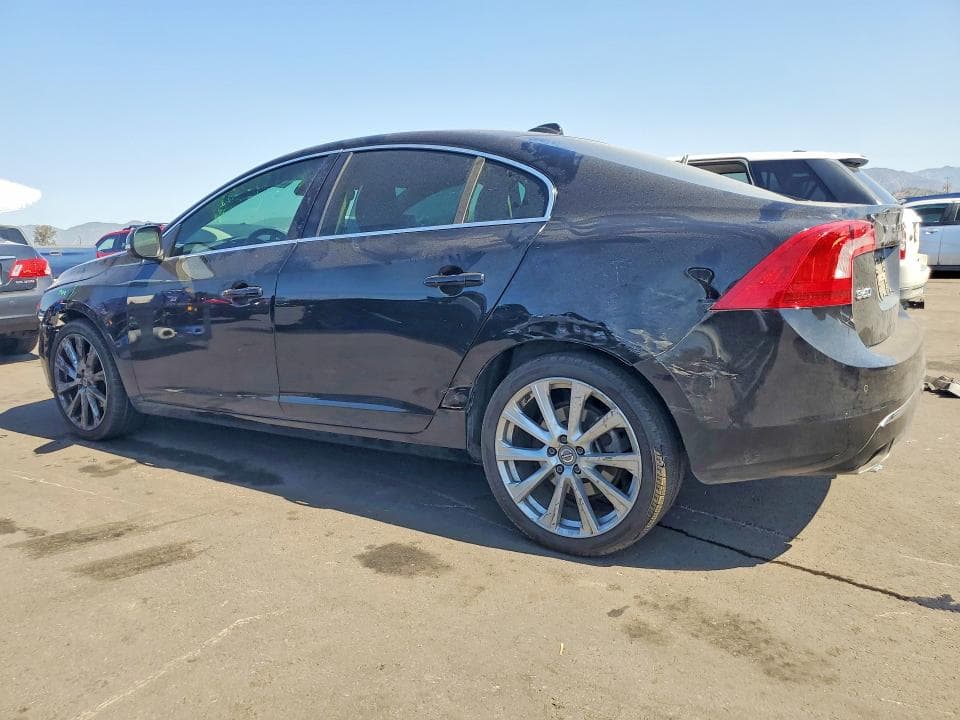 2018 VOLVO S60 PLATINUM 2