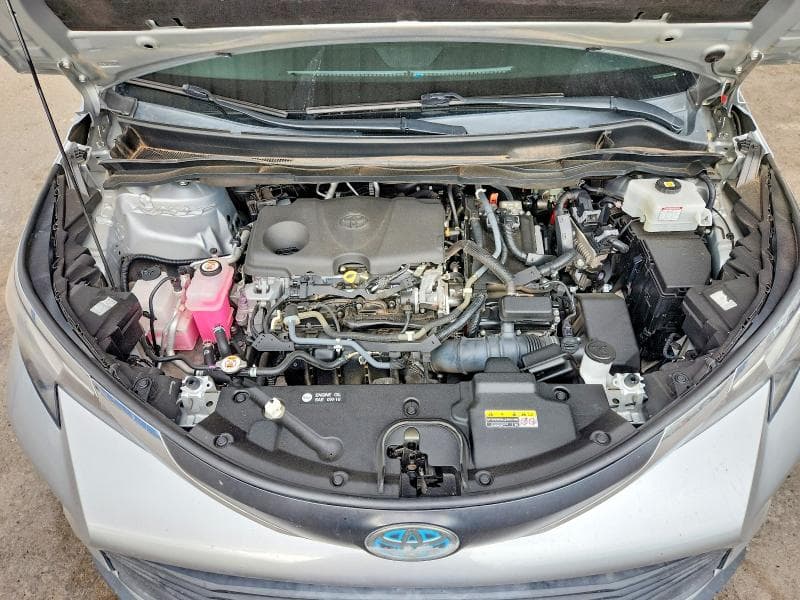 2021 TOYOTA SIENNA XLE 12