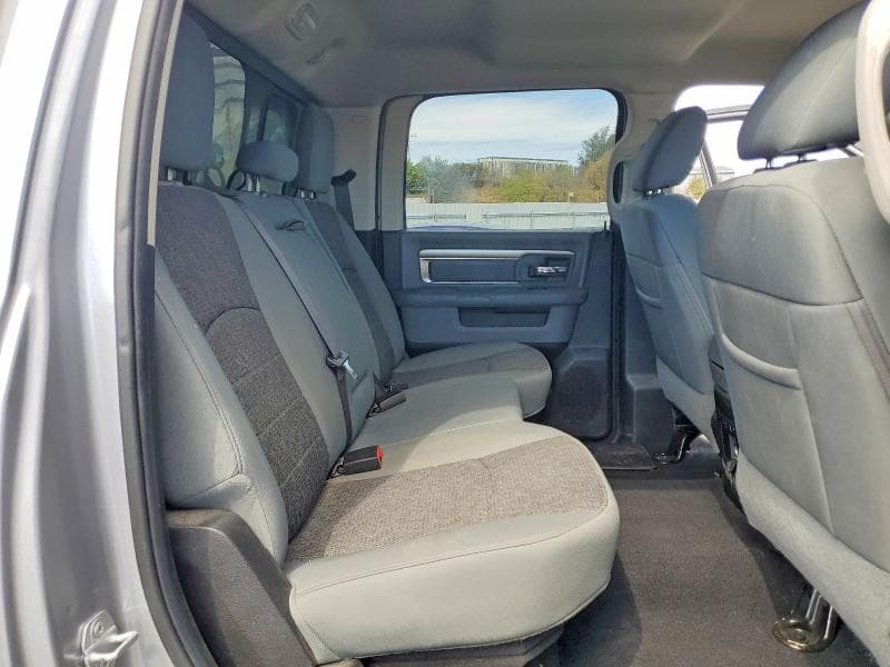 2019 RAM 1500 CLASSIC SLT 10