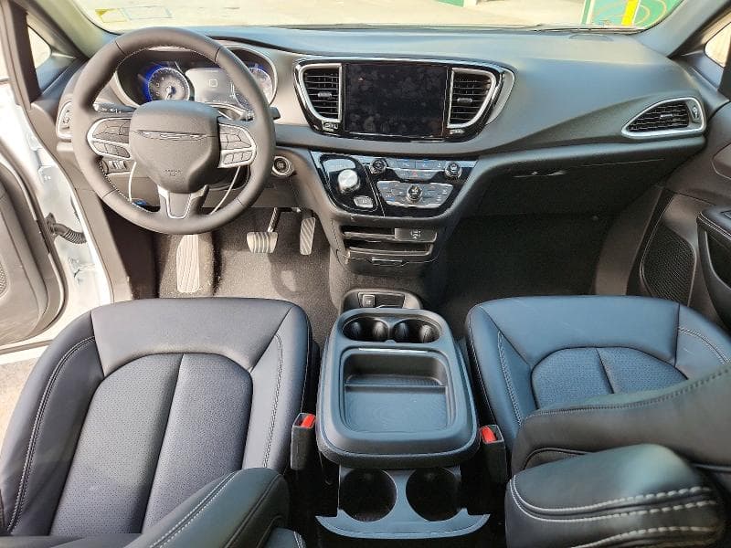 2027 CHRYSLER PACIFICA SELECT 8
