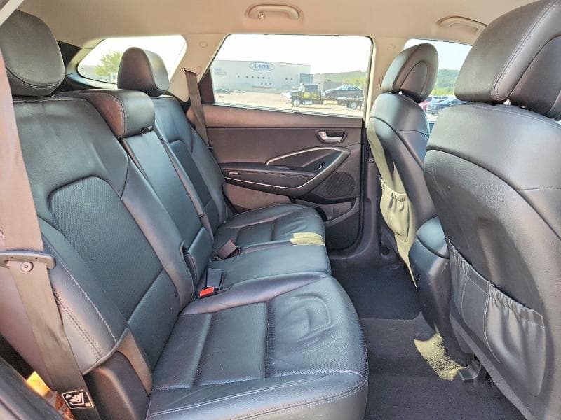 2017 HYUNDAI SANTA FE SE 11